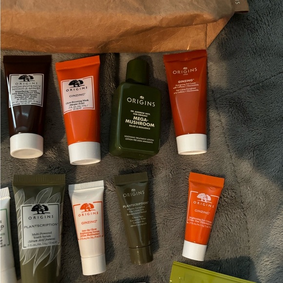 Origins Skincare Collection with Green and White Accents - Picture 3 of 5